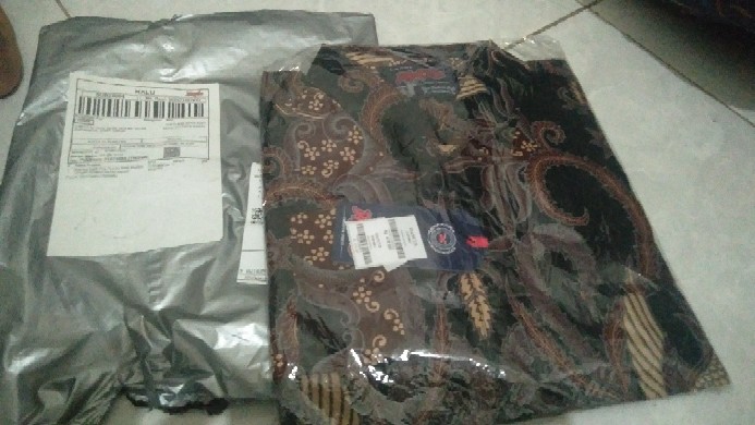 Kemeja Batik Pria Atasan Batik Modern Lengan Panjang Merah Maroon