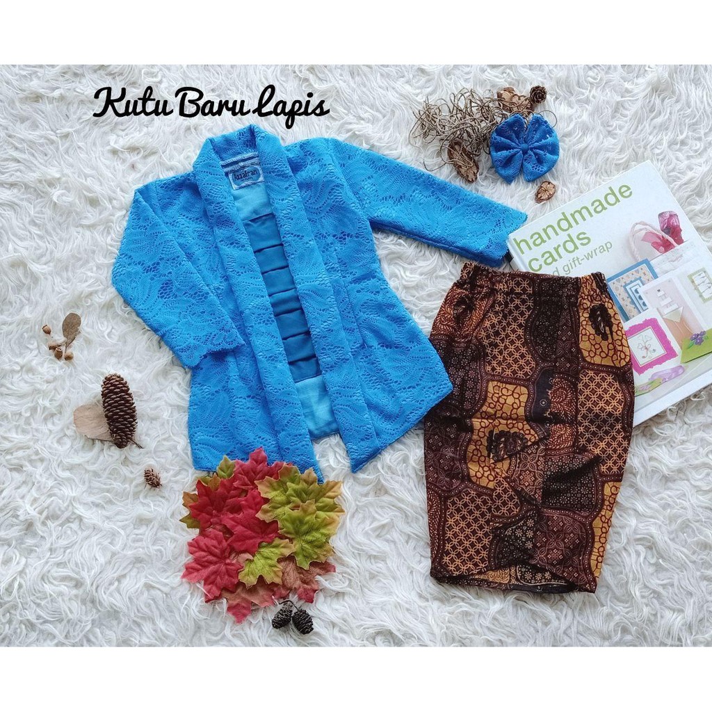KEBAYA BROKAT KUTU BARU LAPIS WARNA BIRU TURKISH