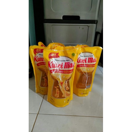 

Minyak goreng kunci mas pouch 900ml