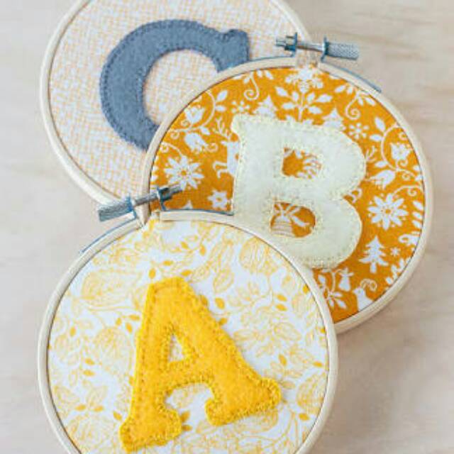 

URESHII Hoop Art Alfabet Souvenir Kado Hiasan Dekorasi