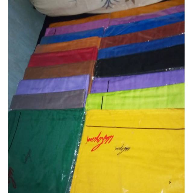 Ngabisin stok kerudung ida Royani polos