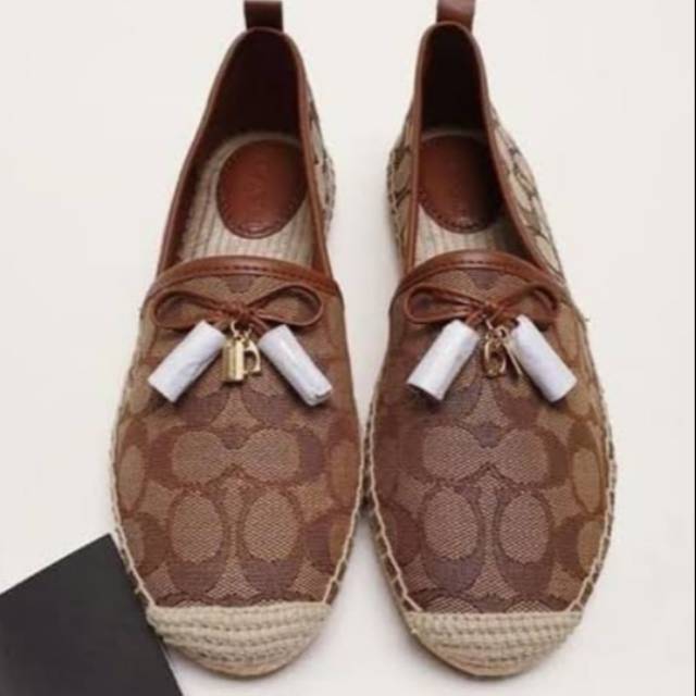 Sepatu COACH Wanita Ori - Preloved