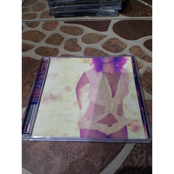 KASET CD ORIGINAL RIHANNA BARANG JADUL BARANG UNIK BARANG ANTIK