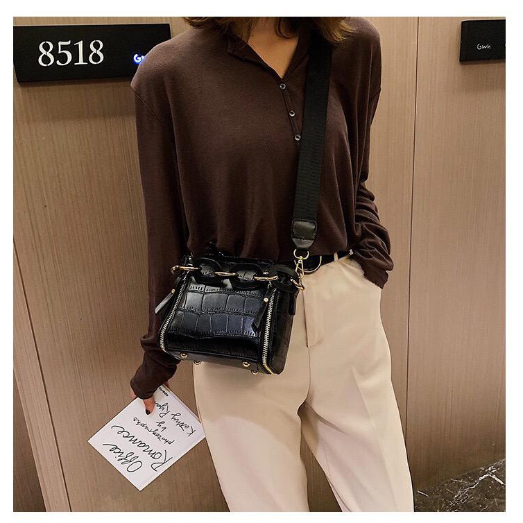 TASHAPPY EL 5024  tas selempang wanita model korea tali rantai kualitas tas import LT1800 CR7235