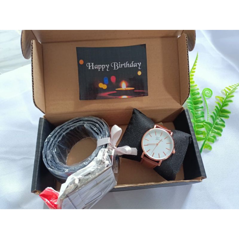 

Hampers cowo aksesoris pakaian cowo,kado wisuda,ulang tahun pria