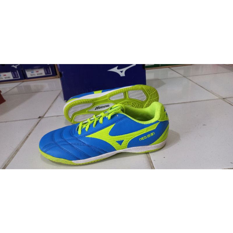 sepatu mizuno.sepatu futsal.sepatu badminton.volly.dll