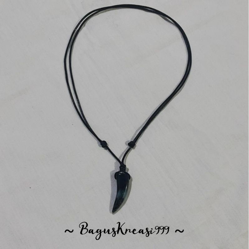 Kalung Pria Viral Resin Bentuk Taring Limited Edition