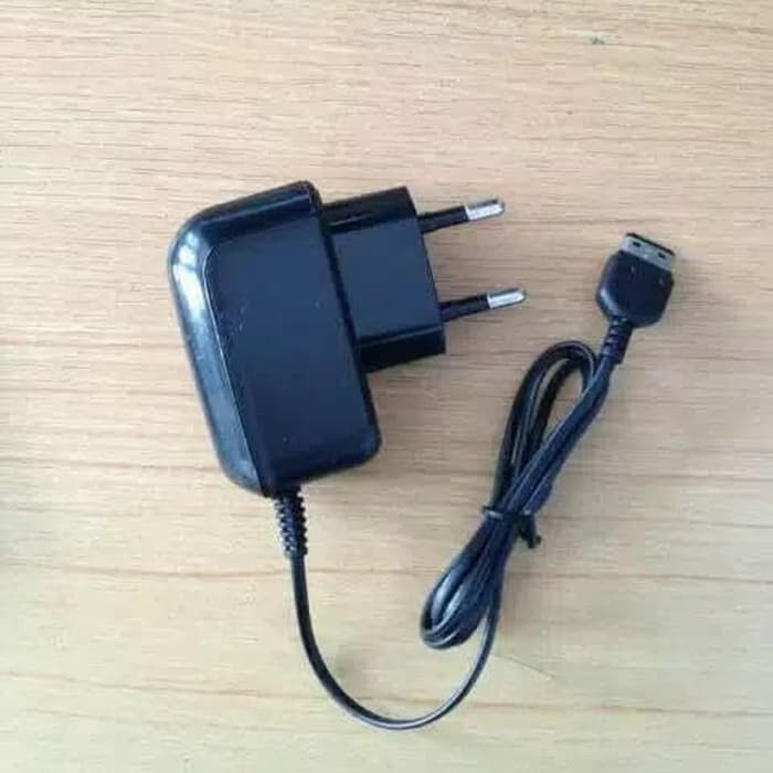 CHARGER SAMSUNG CASAN PLIF HM-220/SAMSUNG LIPAT FLIP CARAMEL GT E1272 ORI