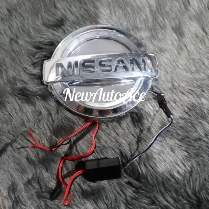 Emblem Logo Nissan 3D Nyala 2 Warna Putih Dan Merah