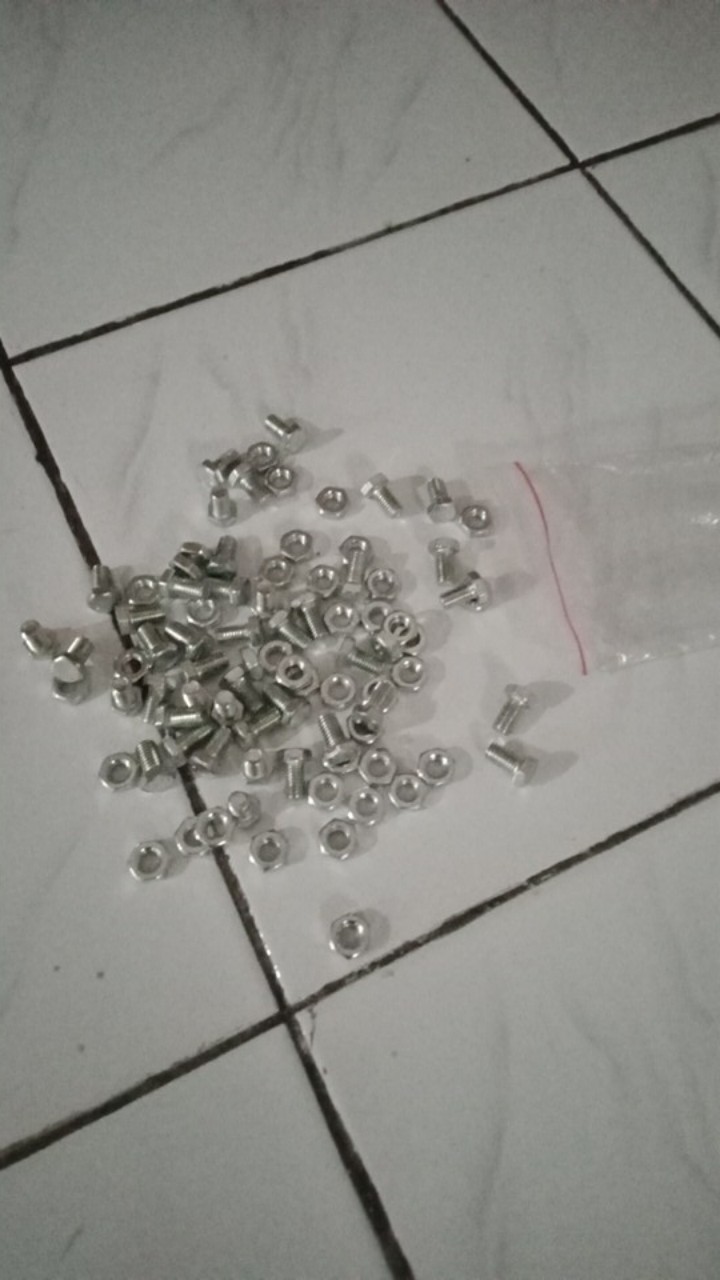 Mur Baud Siku Lubang 8x15