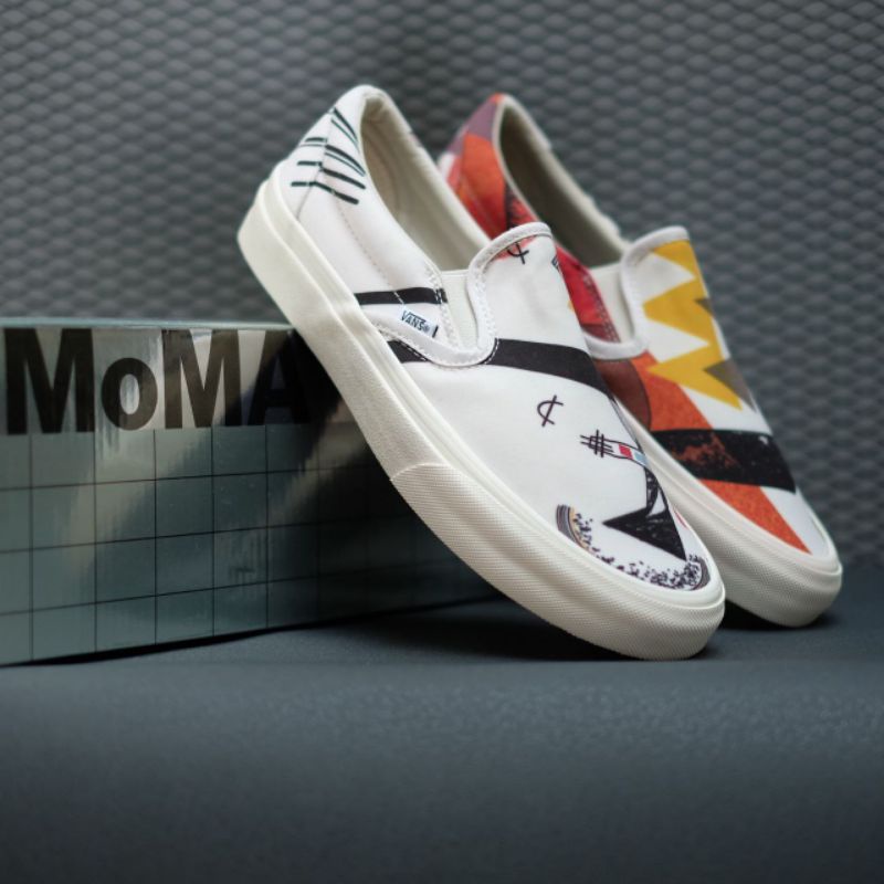 Sepatu Vans Slip On Moma Black Premium / Vans Moma Terlaris /Vans Moma Waffle DT / Vans Slip On Moma Hitam