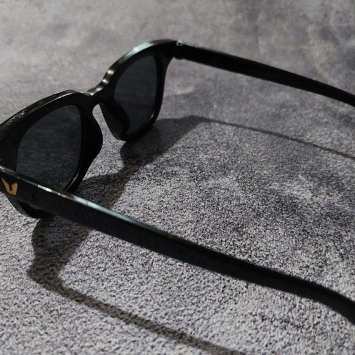 ₨ KACAMATA VINCENT SUNGLASSES - BLACK BLACK マ
