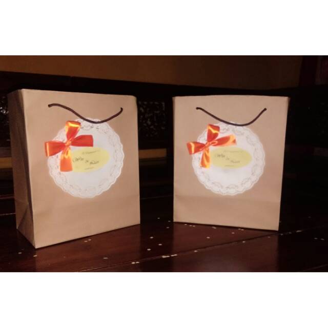 

Paper bag souvenir 15x8x20 custom