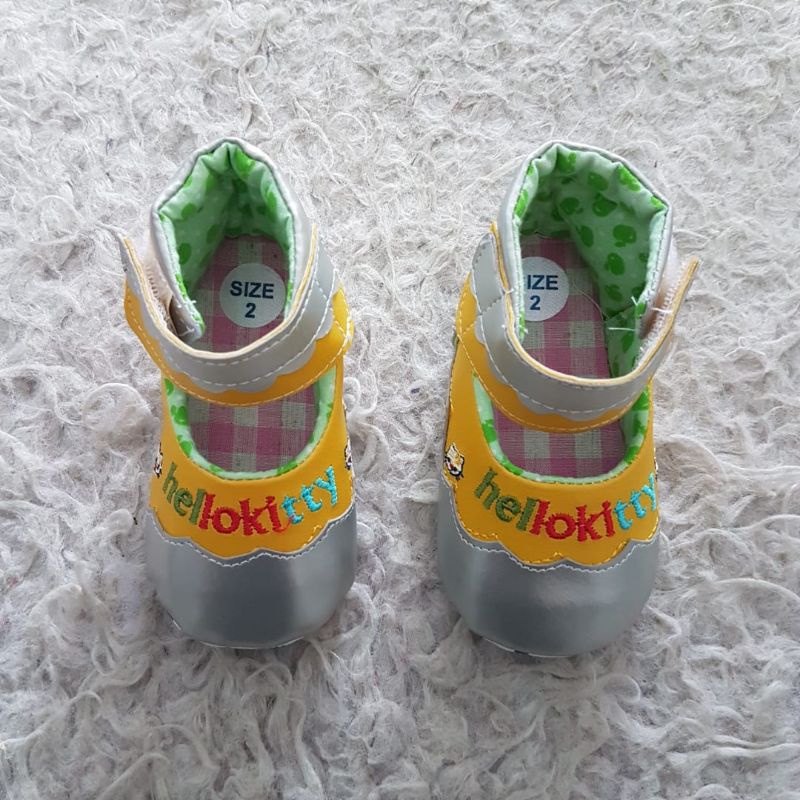 Prewalker Shoes sepatu Bayi kitty