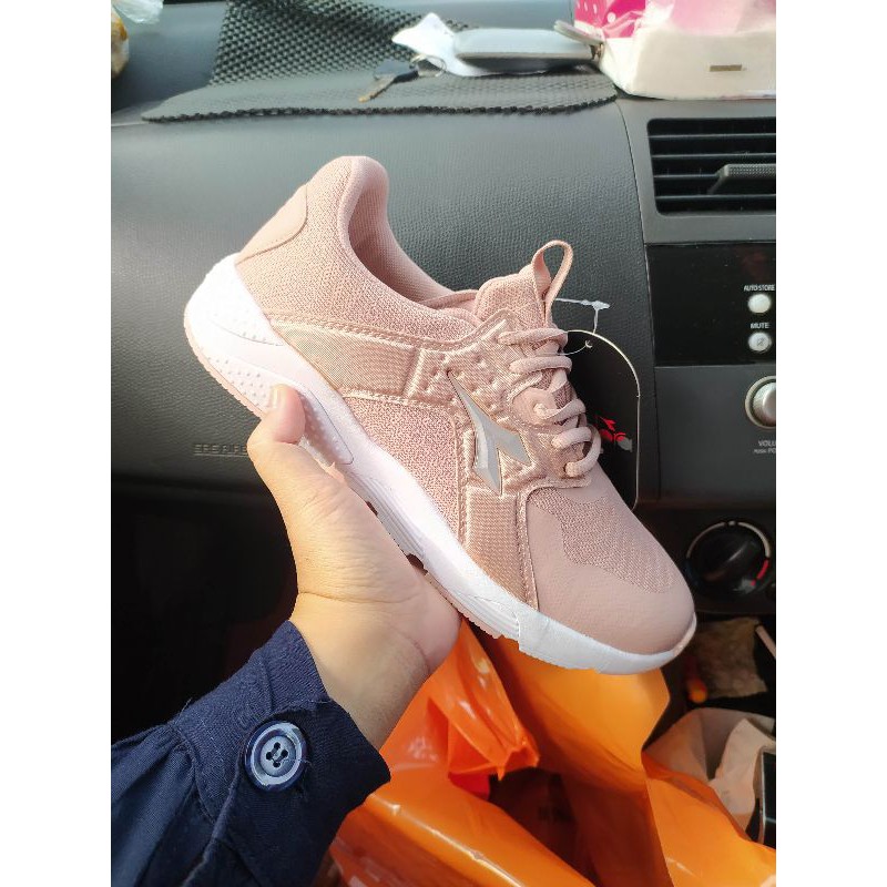 diadora Saverio (size 37)