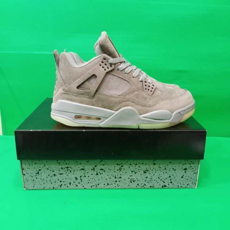 Nike Air Jordan Retro 4 X Kaws V2