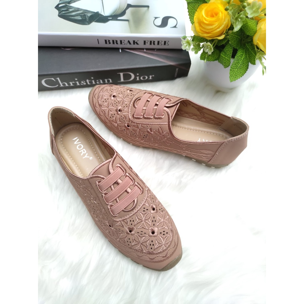 IVORY Sepatu Flat Bordir Wanita Import IV1020-2