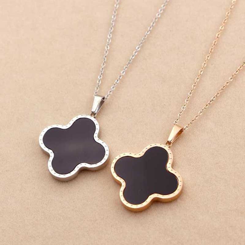 Kalung Rantai Pendek Dengan Liontin Clover Bahan Stainless Steel Untuk Wanita