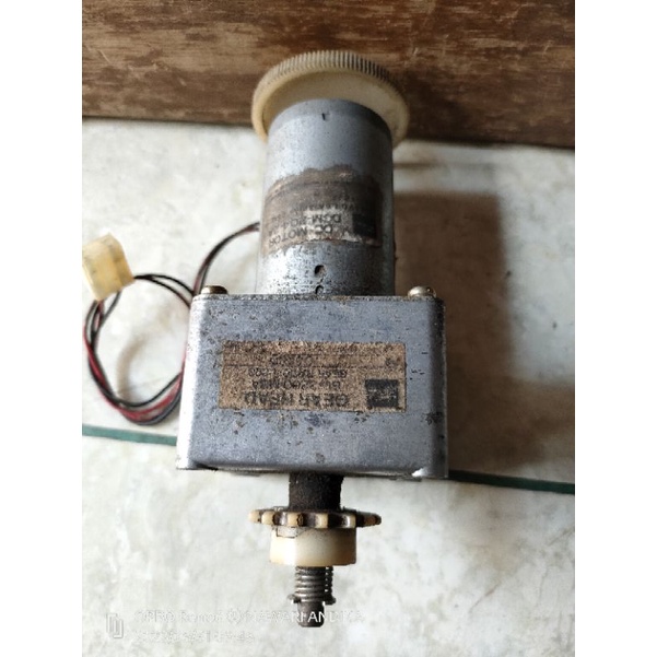 dinamo TOSHIBA DC motor gearbox DGM-204-2A