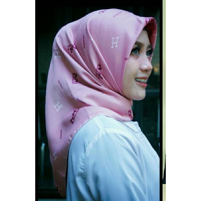 Jilbab  segiempat maxmara / hijab maxmara square
