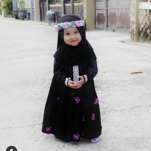Gamis anak cantika +hijab+flower crown