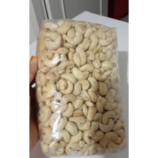 

Kacang mede mentah siap goreng