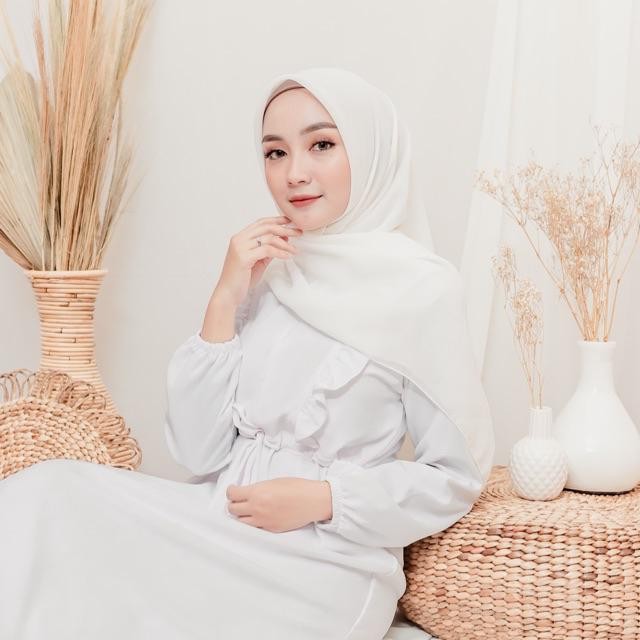 Bella Square Hijab Segiempat | Kerudung Laudya Pollycotton PART 2-Broken White