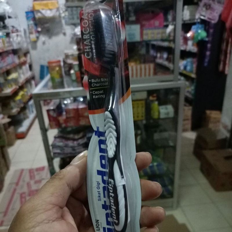Sikat gigi Ciptadent Charcoal protection