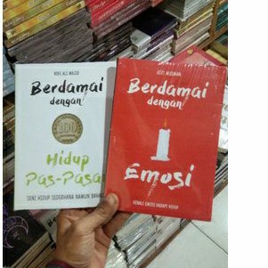 

Sepaket 2 buku berdamai degan hidup pas pasan - berdamai dengan emosi
