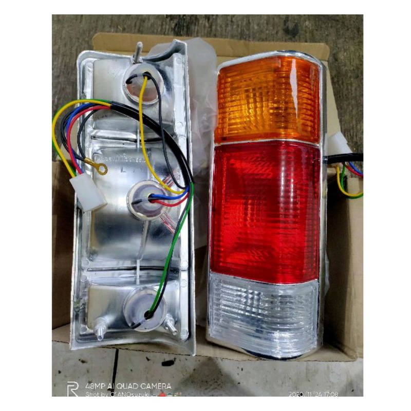 lampu stop belakang kt334 minibus/stop lamp minibus carry extra futura kt 334 kristal set kiri kanan