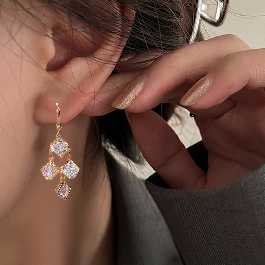 Hu Hu Hu Hu Hu Alat Bantu Pasang Kacamata♡ 1 Pasang Anting Rumbai Menjuntai Bentuk Persegi Aksen Berlian Imitasi Untuk Wanita