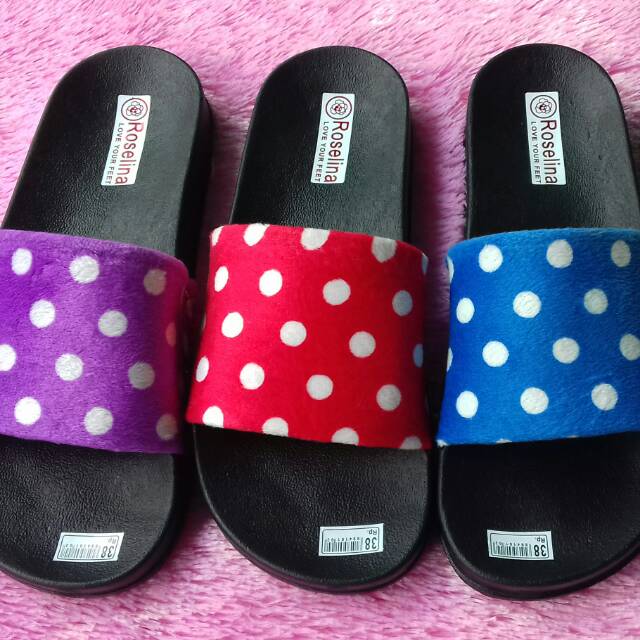 sandal wanita polkadot bulu tipis lembut