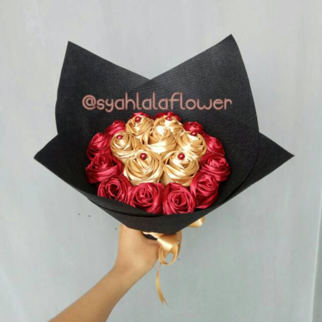 Buket bunga satin - marun gold