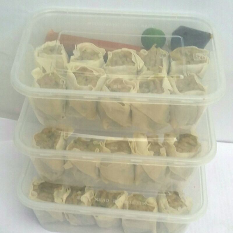 

SIOMAY BANDUNG HOMEMADE (1 bungkus isi 10 pcs siomay)