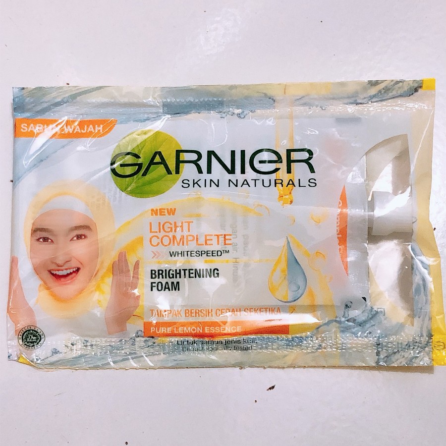 ( Sachet ) Garnier Light Complete Brightening Foam 9ml