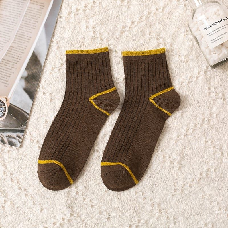 [ COD ] Kaos Kaki Ankle Semata Kaki Simple Motif Polos Garis Pria Wanita Unisex Murah Cute Socks Fashion Korea / Kaos Kaki Pria Polos / Kaos Kaki Pria Garis / Kaos kaki Wanita-Panjang Coklat Muda