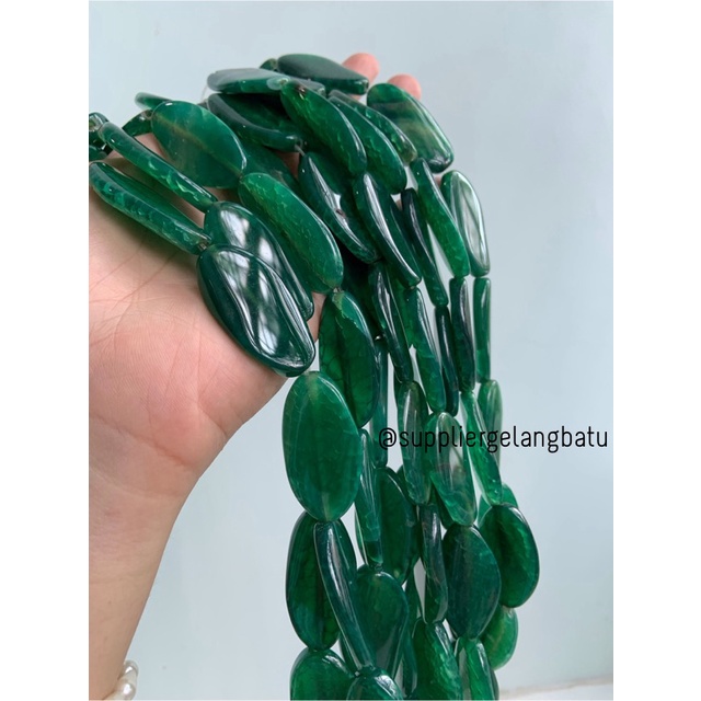 batu alam Penden simba oval hijau tua serat 2 x 4 cm dark green agate