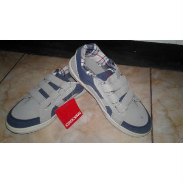 Sepatu anak merk cool kids