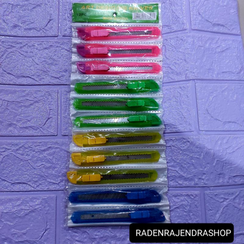 

PISAU CUTTER KECIL WARNA TRANSPARAN