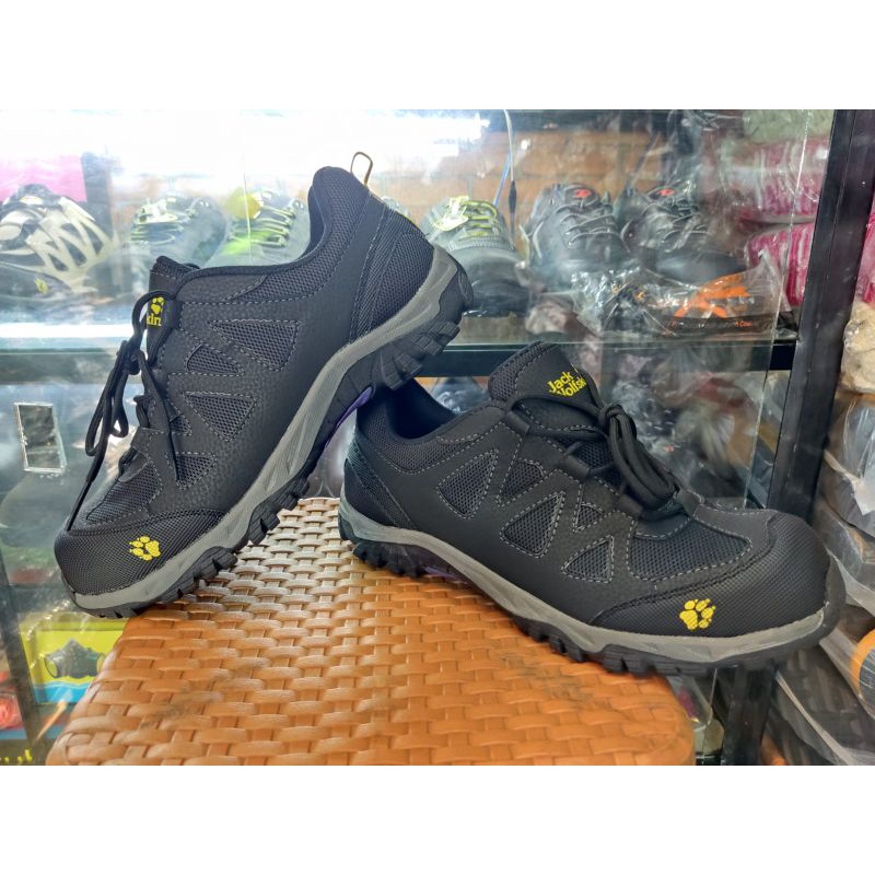 SEPATU SAFETY JACK WOLFSKiN ORIGINAL/SEPATU GUNUNG TRENDY