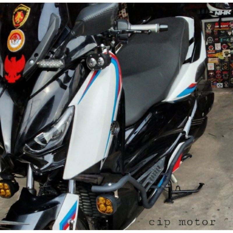 Crashbar Tubular XMAX 250 / Dudukan Lampu Pelindung Body Xmax 250