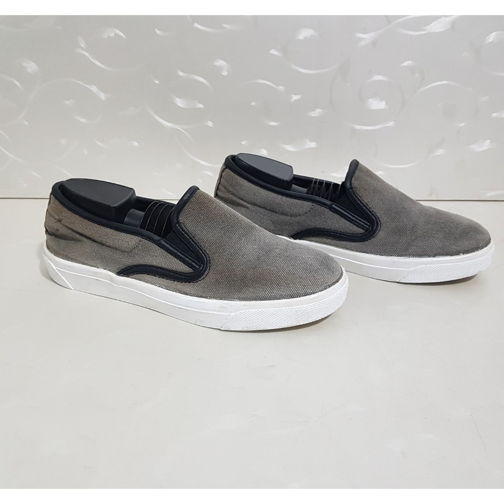 Sepatu Champion - Size 39 sd 40 - Original 100 % - Scd