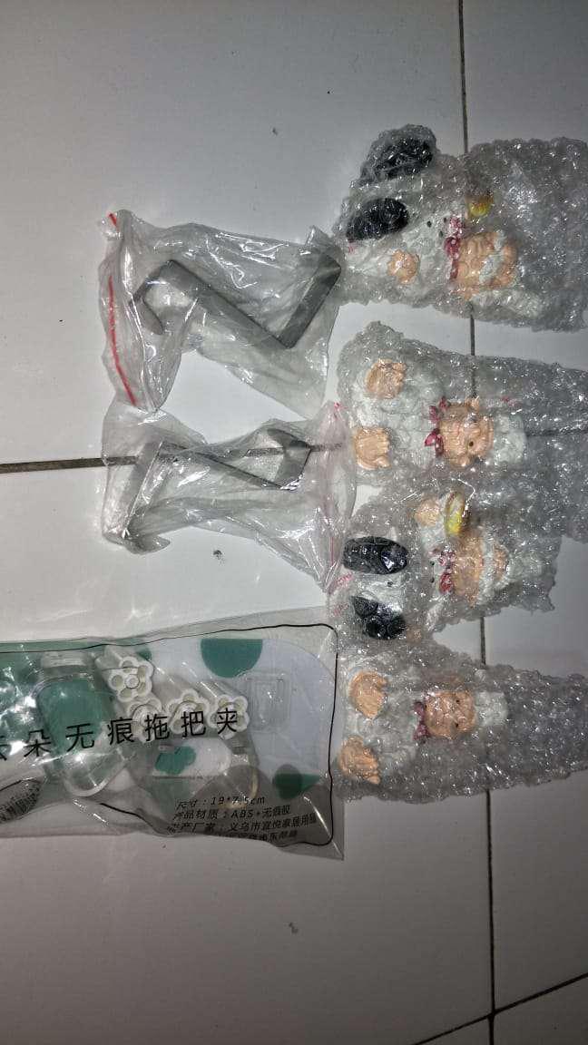 Holder Kepala Colokan Motif Unik (1 Set Isi 2pcs) - Alat Penyangga Kepala Colokan Unik