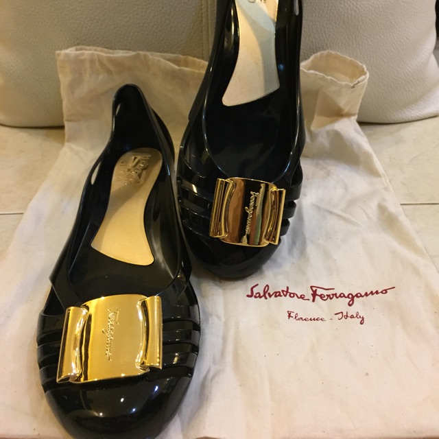 jelly shoes ferragamo asli