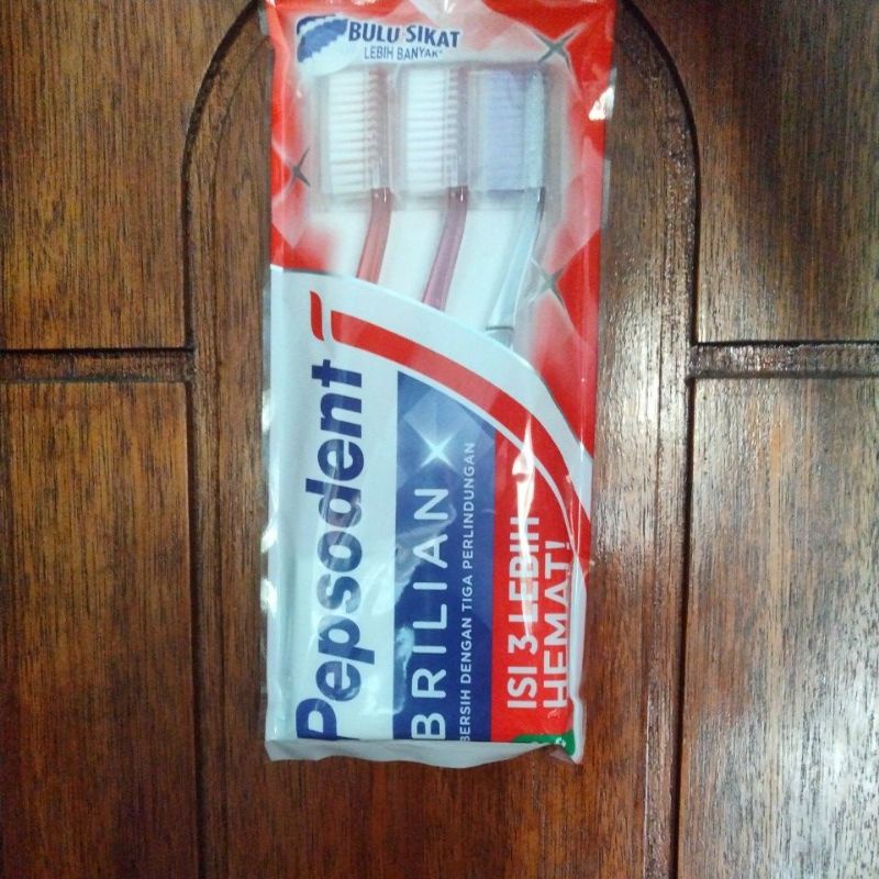 Pepsodent sikat Gigi Brilian