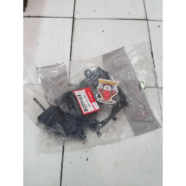 plastik kover tutup mesin blok atas honda BEAT FI ECO 2018 SCOOPY FI 2017 19621-K81-N00