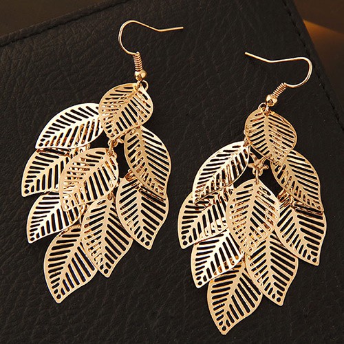 LRC Anting Gantung Fashion Metal Leaf Decorated Pure Color Design A4610X