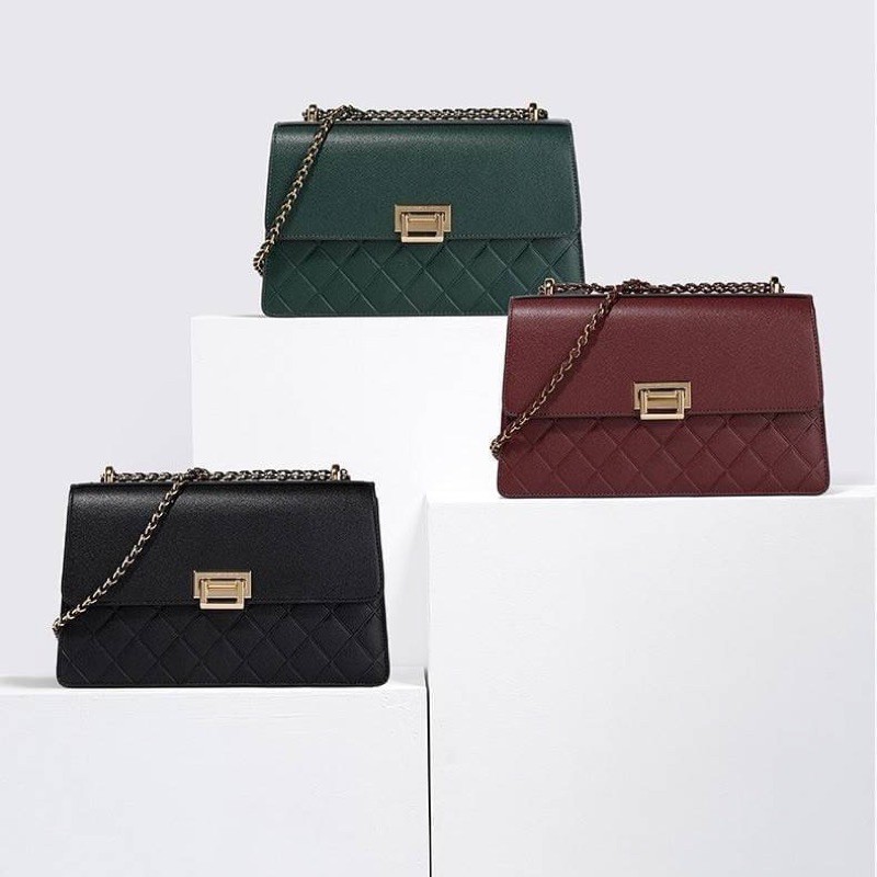 Classic Shoulder Bag