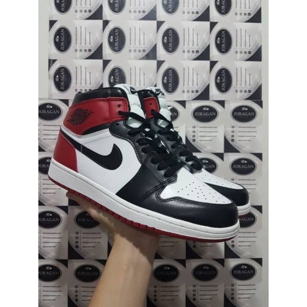 Nike Air Jordan 1 Retro High OG &quot;Black Toe&quot;