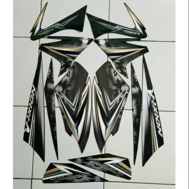LIS   Stiker striping yamaha vixion old 2008 hitam